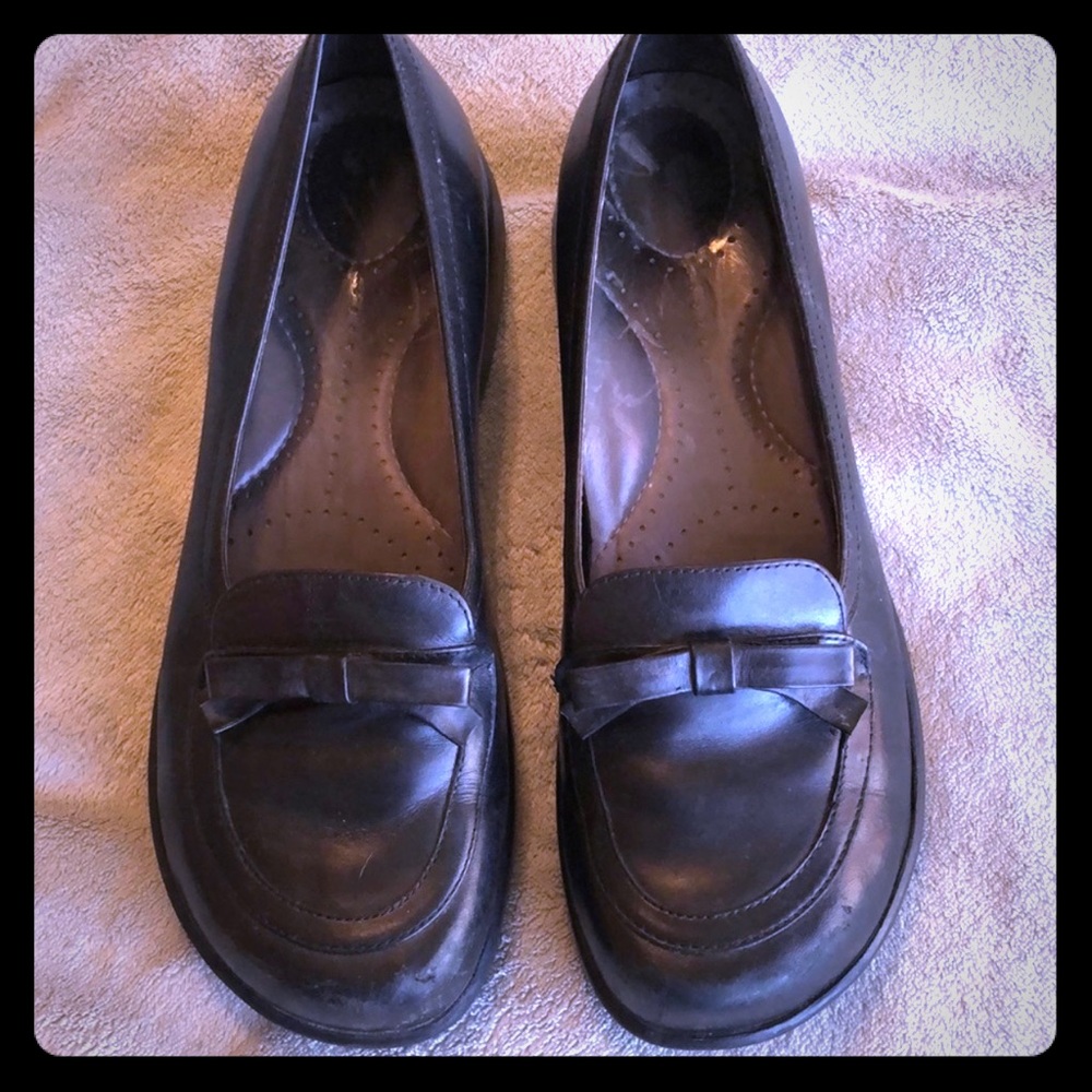 DANSKO Danielle Black Leather Bows EUC Loafers 40